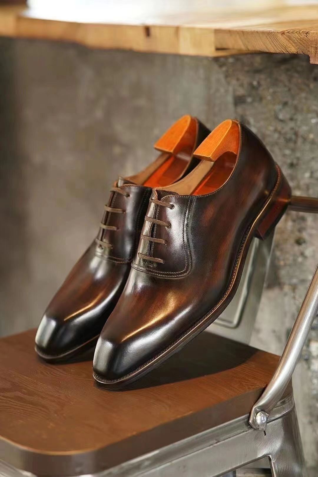 Dapper Style: Premium Leather Plain Toe Oxford Lace Ups for Men