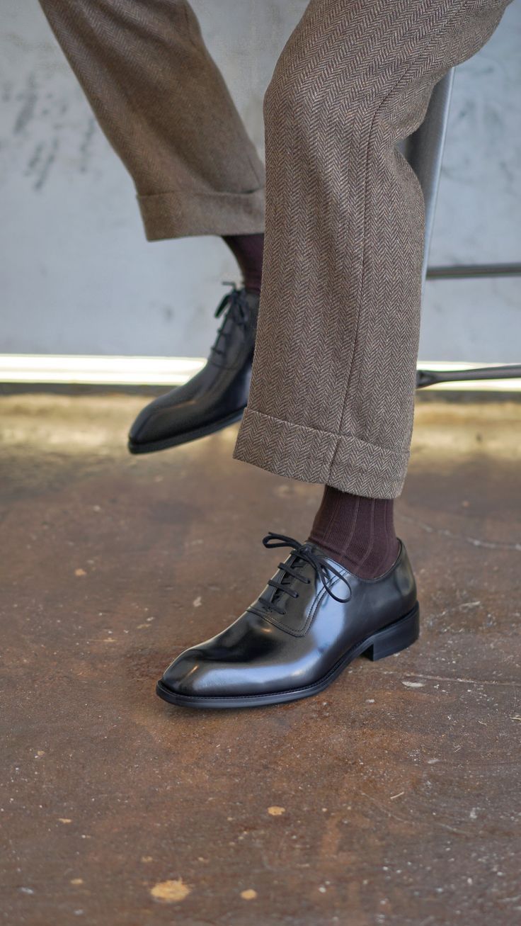 Dapper Style: Premium Leather Plain Toe Oxford Lace Ups for Men