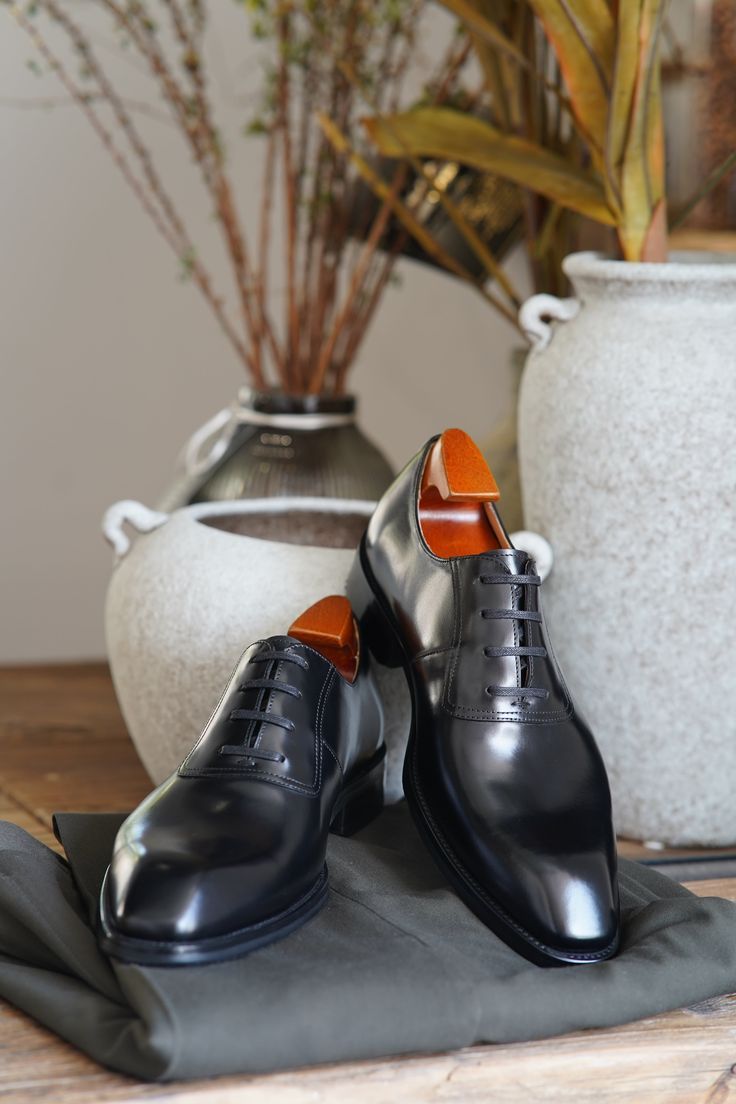 Dapper Style: Premium Leather Plain Toe Oxford Lace Ups for Men
