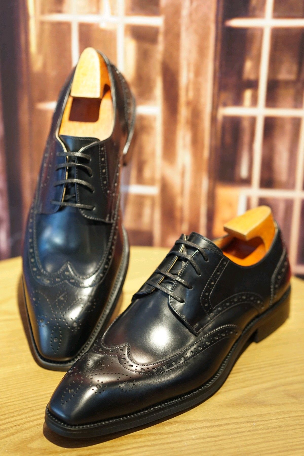 Robert Wingtrip Full Brogue Leather Lace-Up: Handcrafted Luxury Shoes