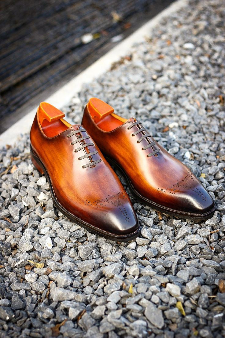 Professional Excellence: Classic Style Leather Shoes for Men| Superior Comfort & Durability