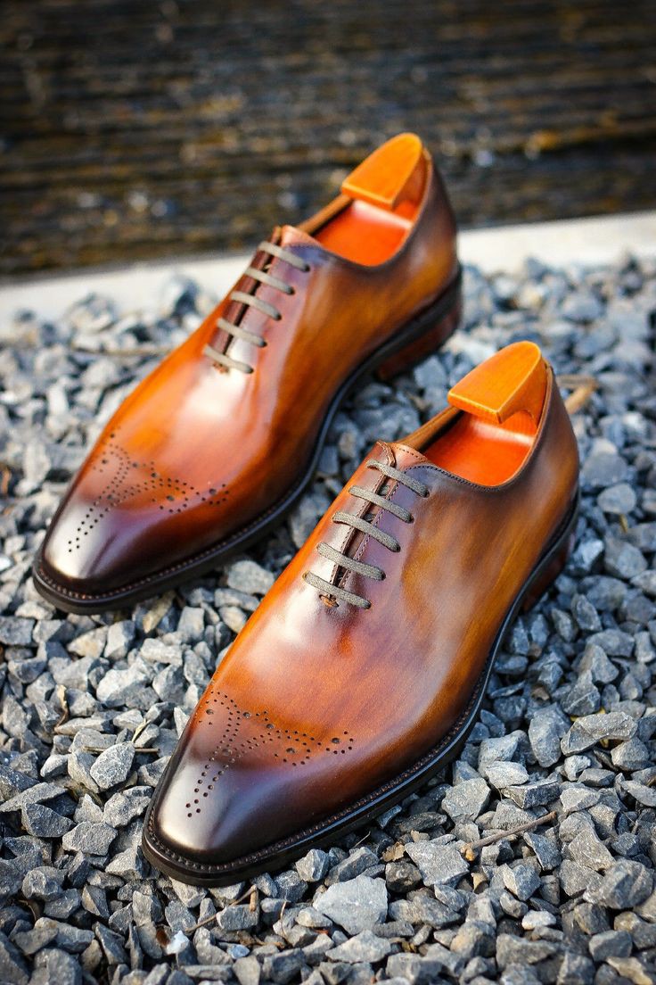 Professional Excellence: Classic Style Leather Shoes for Men| Superior Comfort & Durability