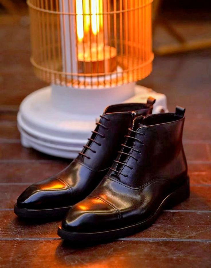 Versatile Leather Men's Boots | Superior Traction & Comfort