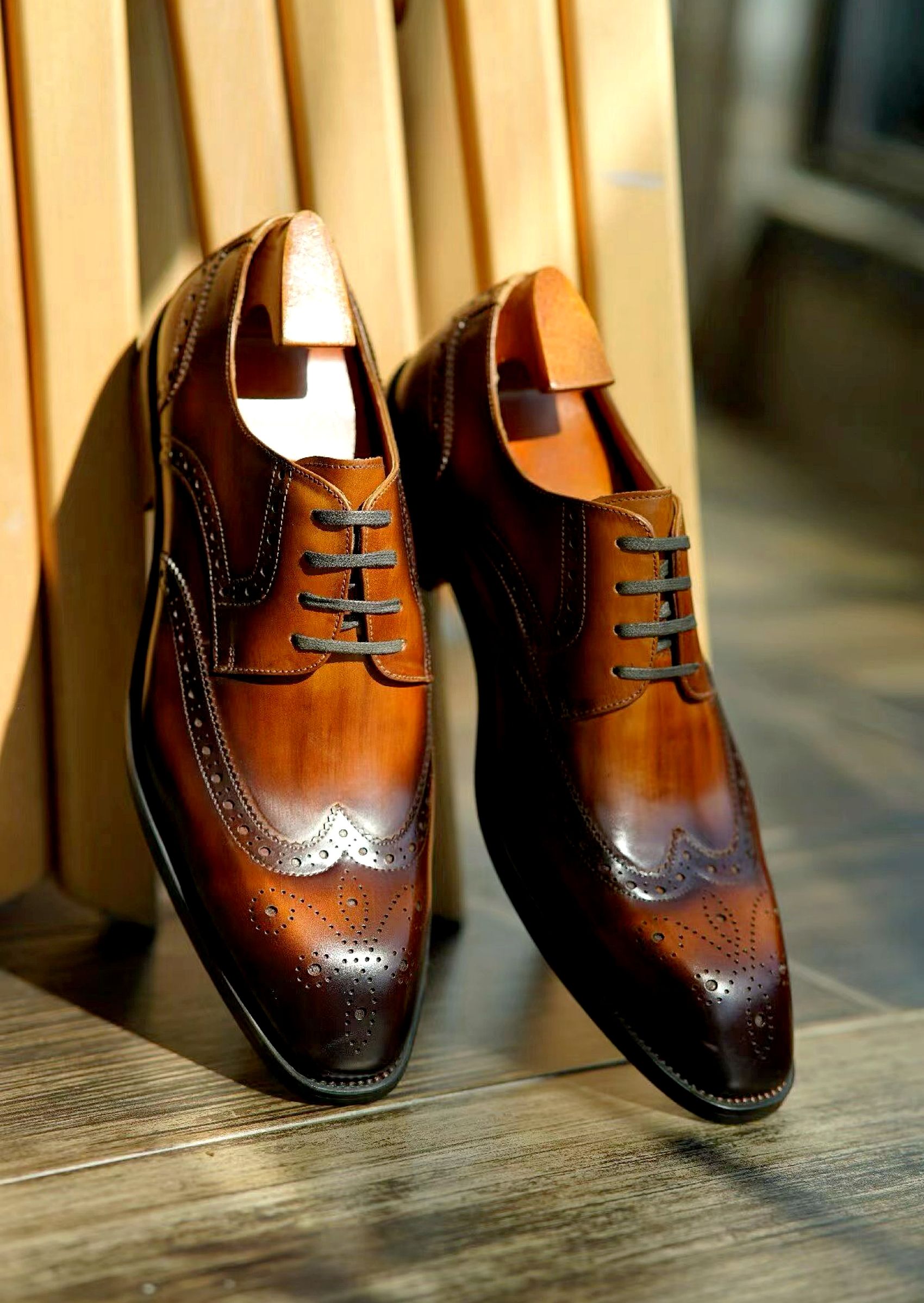 Robert Wingtrip Full Brogue Leather Lace-Up: Handcrafted Luxury Shoes