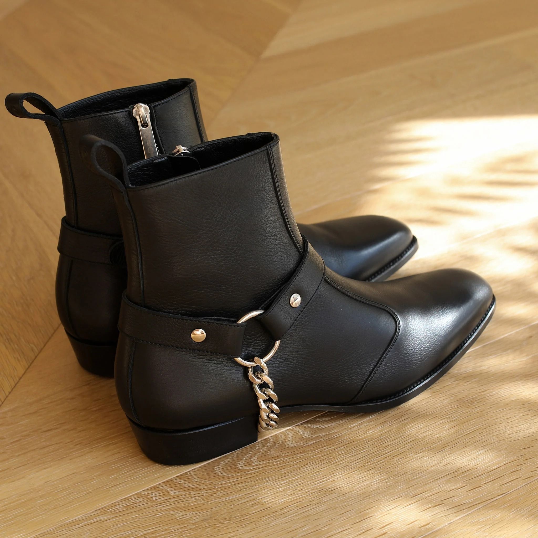 Robbin Black Chain Leather Boots: Handcrafted Luxury for Every Step