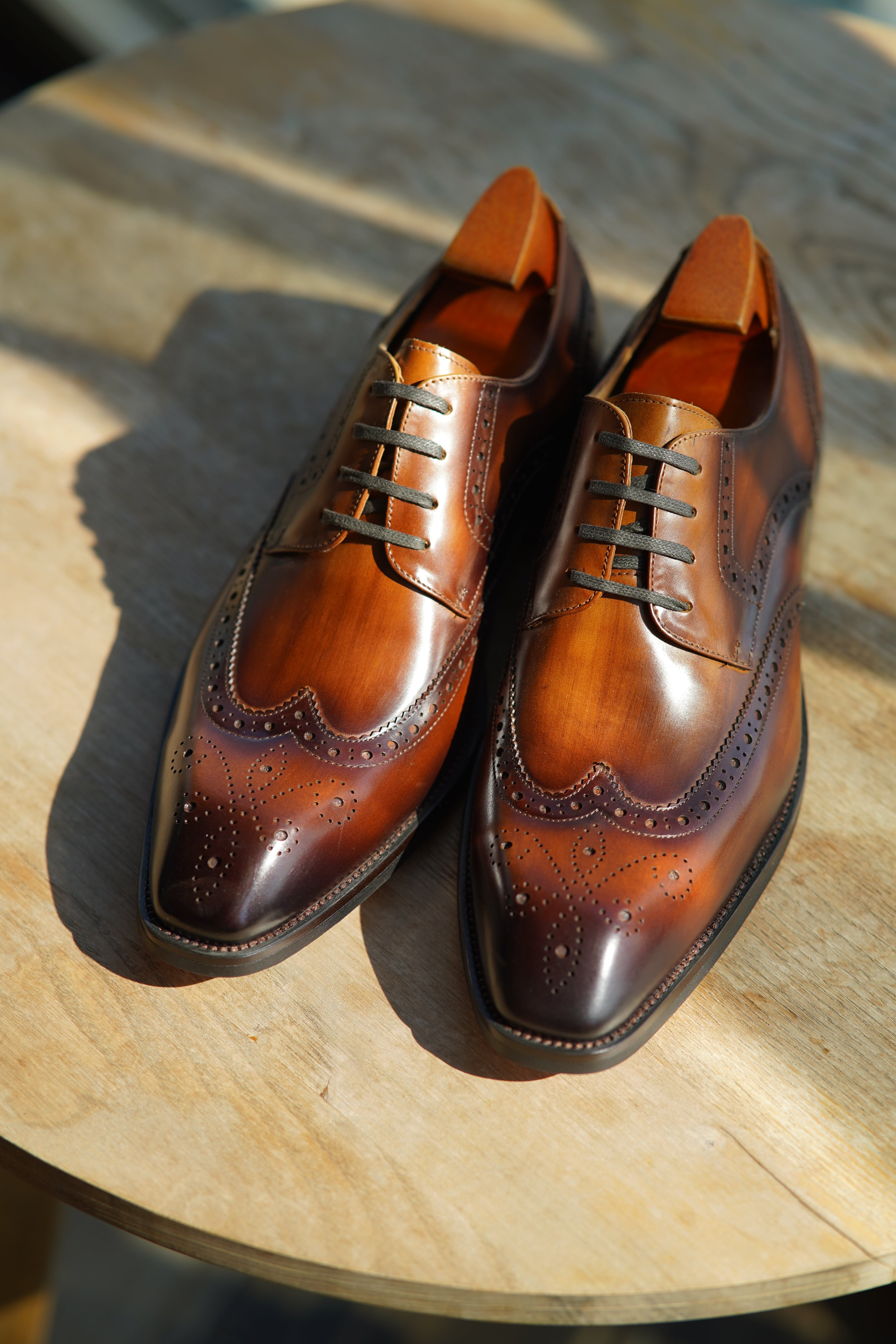 Robert Wingtrip Full Brogue Leather Lace-Up: Handcrafted Luxury Shoes