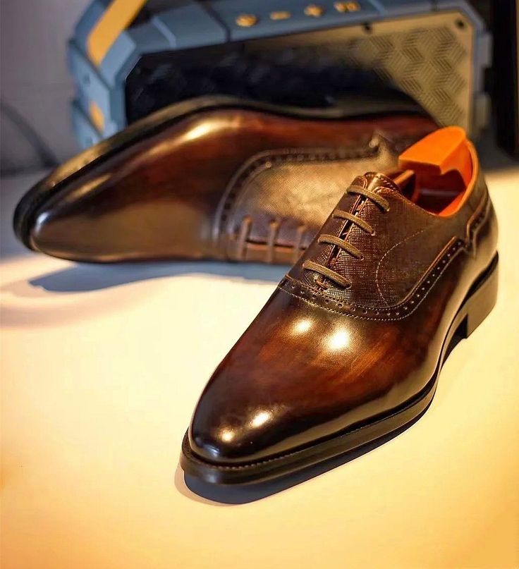 Stride with Confidence: Handmade Leather Lace-Up Shoes for Men’s Formal Wear