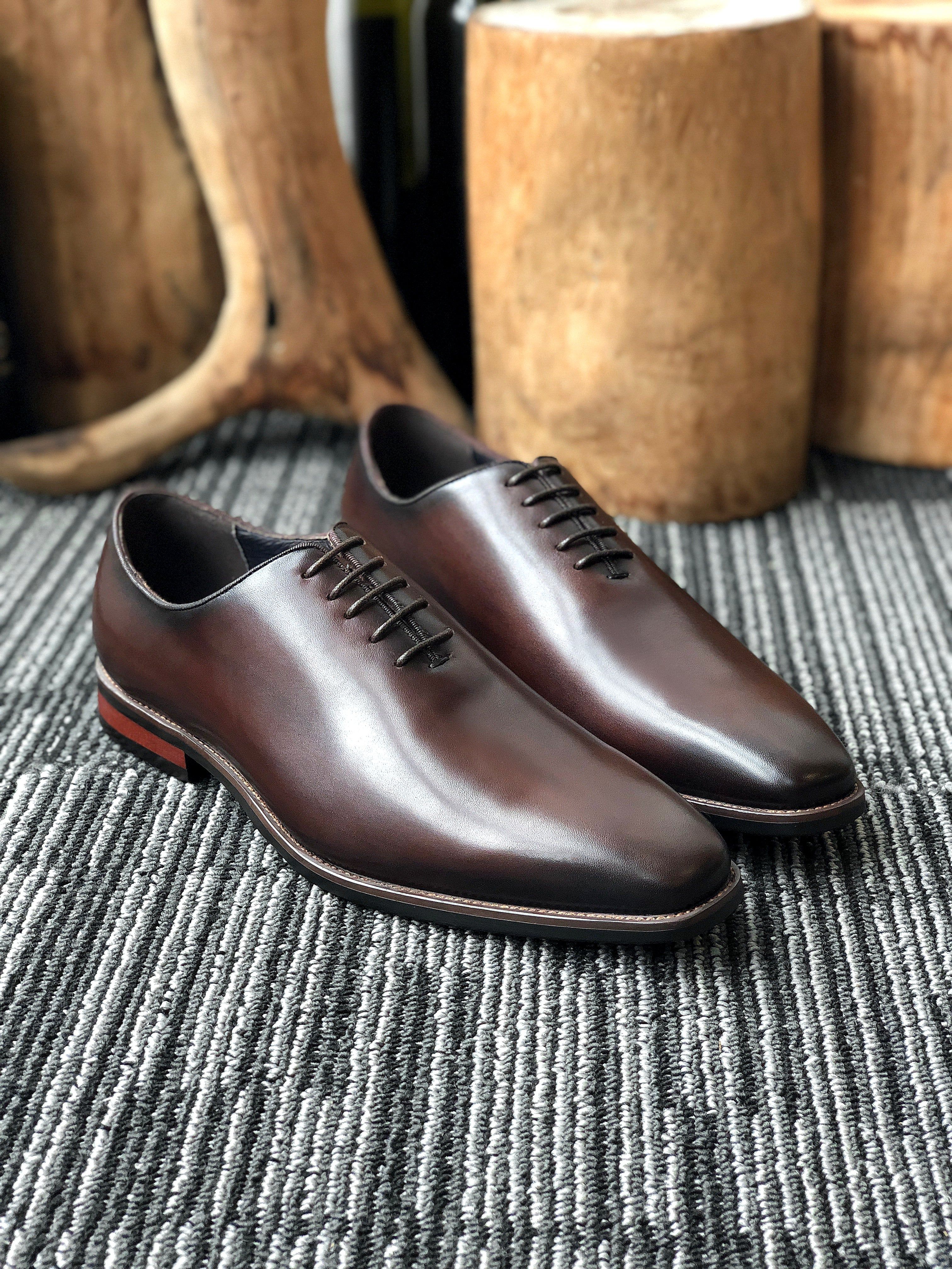 Sleek Italian Design: Martin Wholecut Leather Oxford Shoes