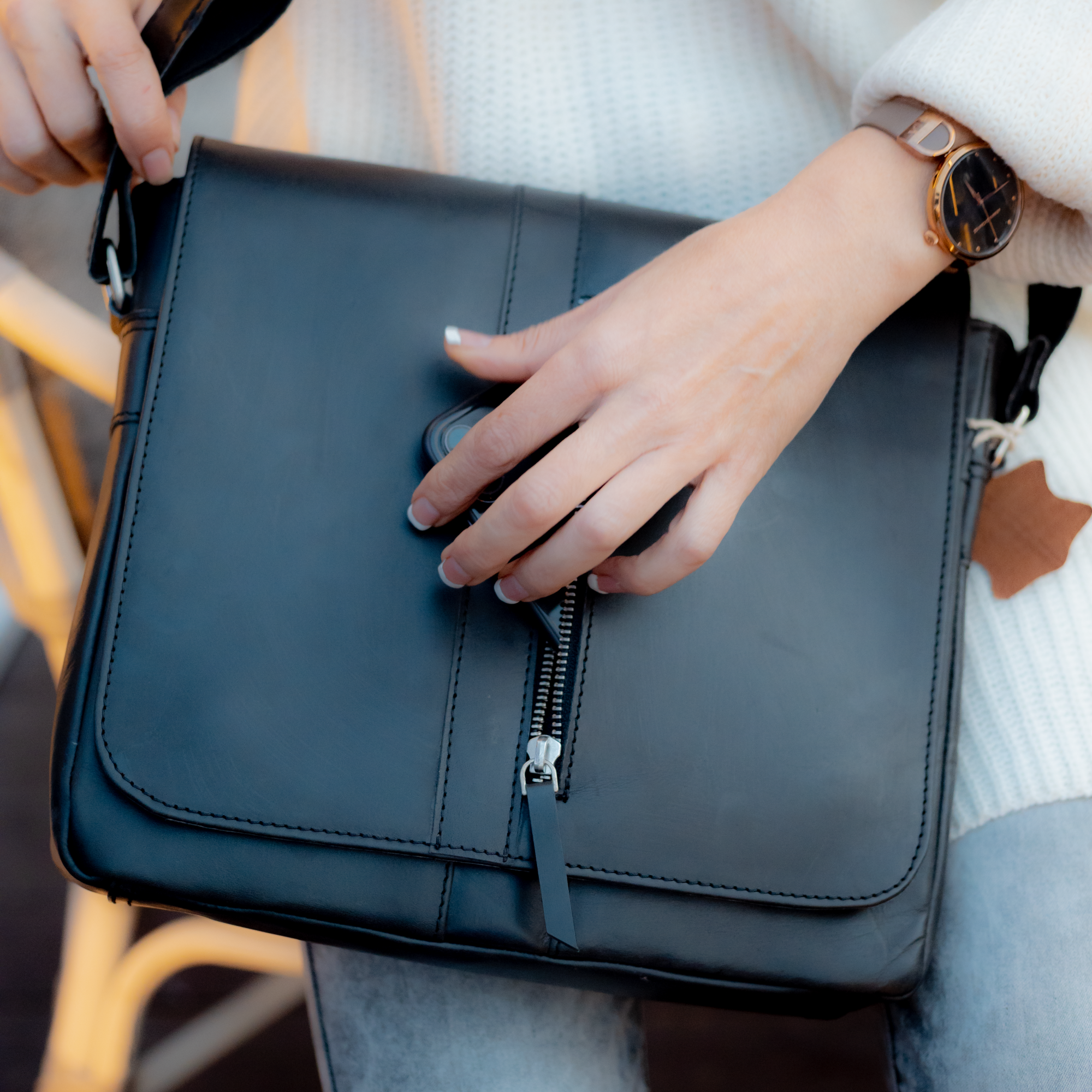 Fashionable Unisex Laptop Bag: Elevate Your Daily Routine