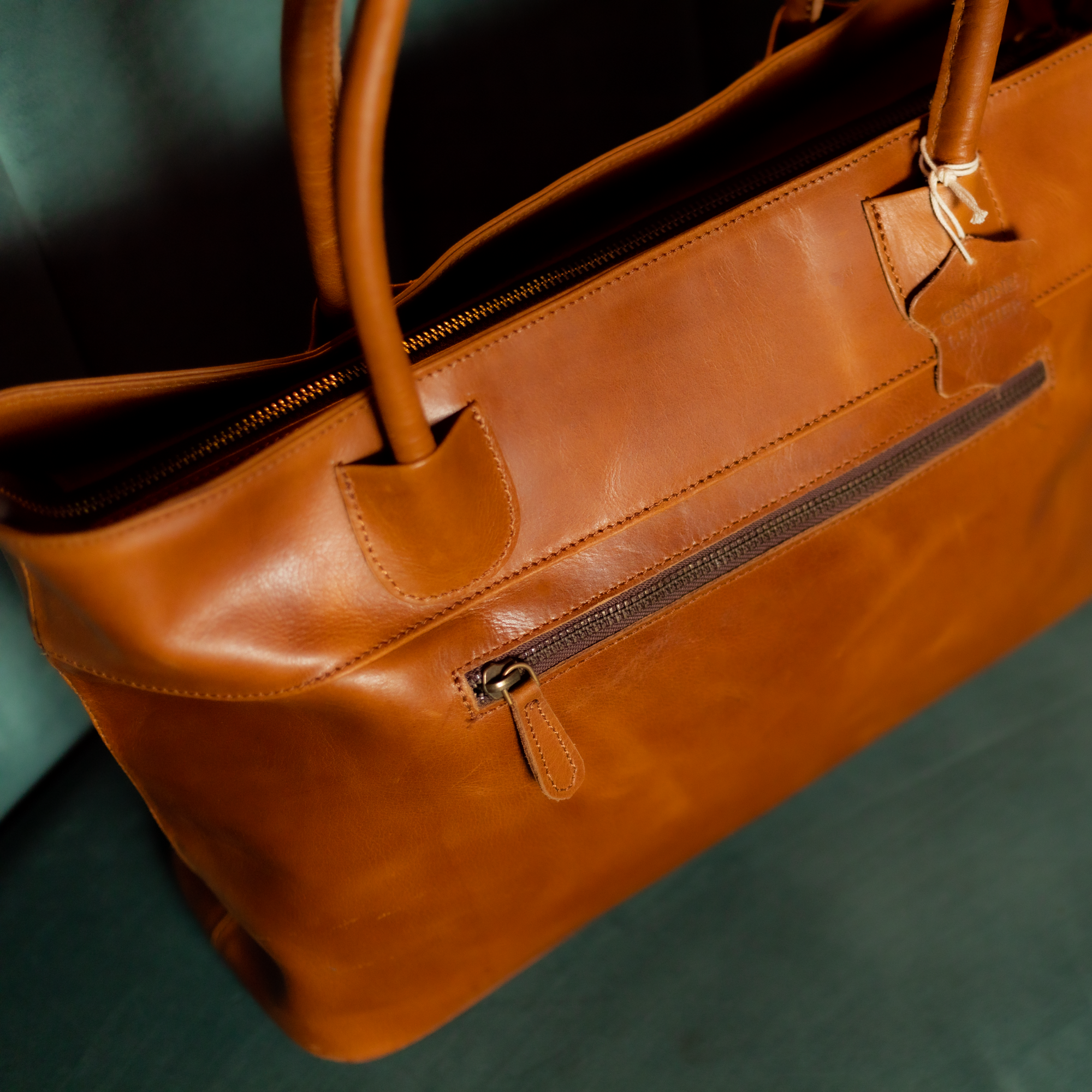 Essential Handcrafted Leather Shoulder Bag: Elevate Your Wardrobe
