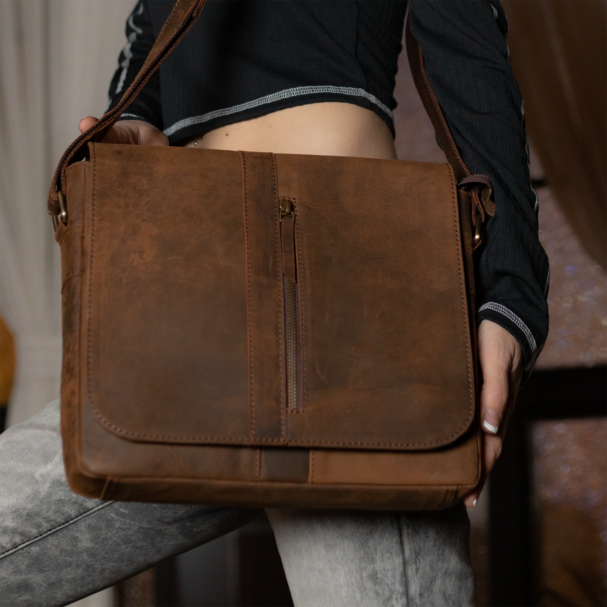 Fashionable Unisex Laptop Bag: Elevate Your Daily Routine