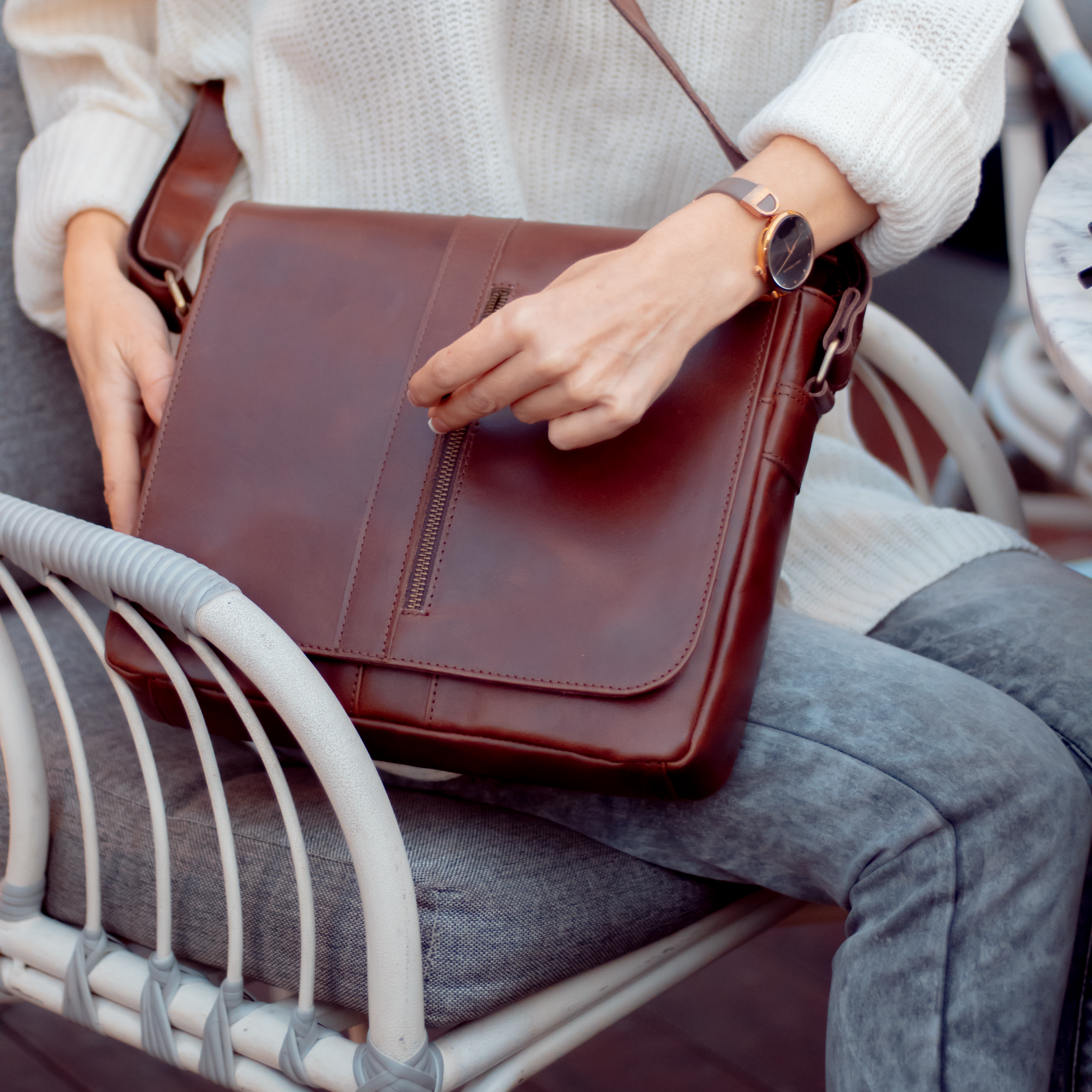 Fashionable Unisex Laptop Bag: Elevate Your Daily Routine