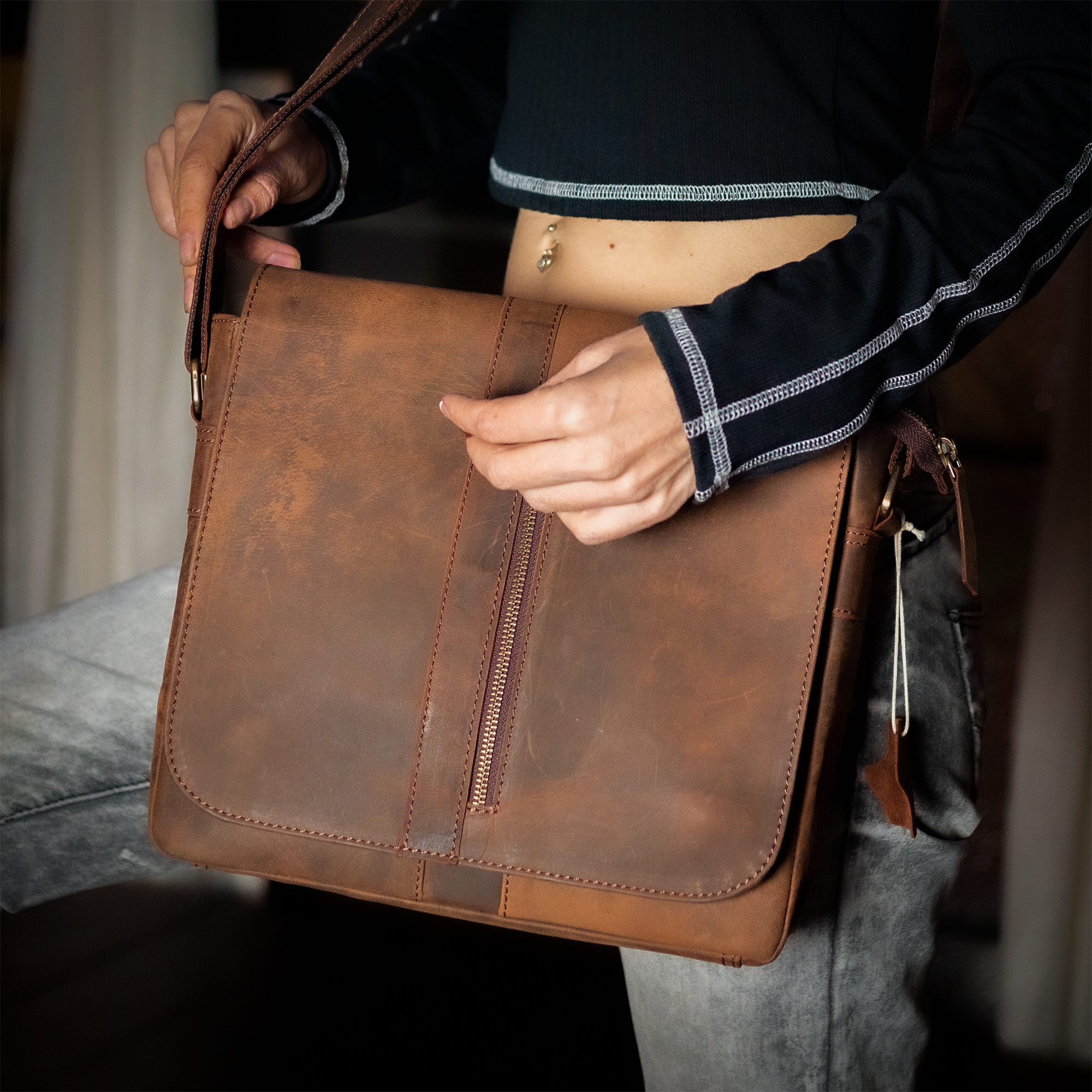 Fashionable Unisex Laptop Bag: Elevate Your Daily Routine