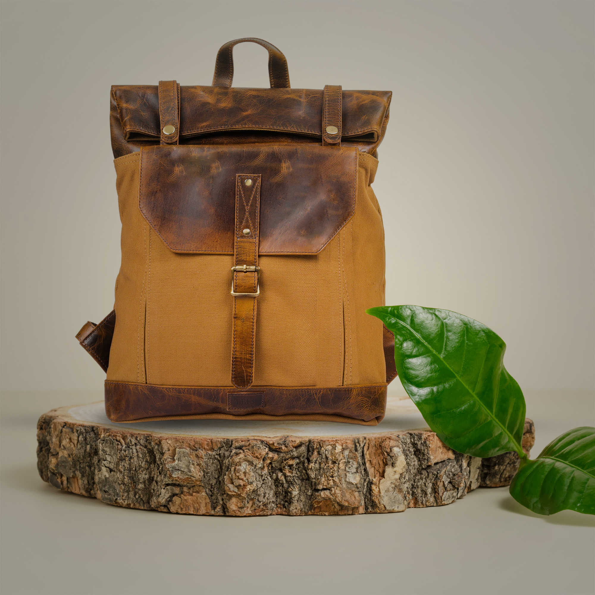 Stylish Hunter Leather & Waxed Canvas Backpack: Elevate Your Journey