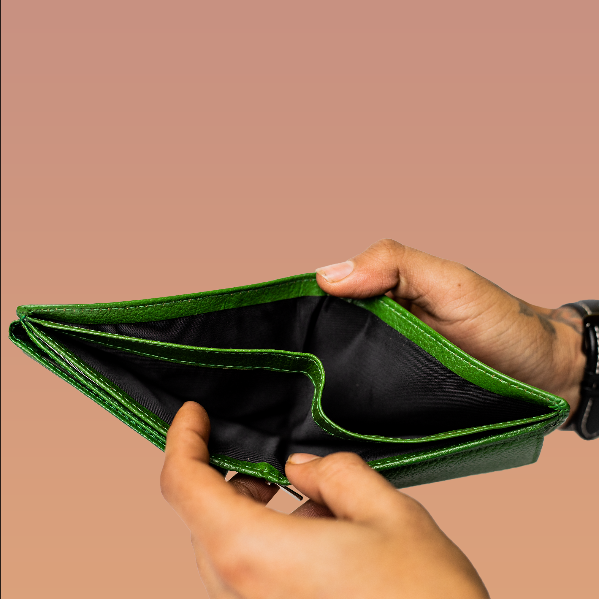 Sleek RFID-Protected Wallets: Style and Security Combined