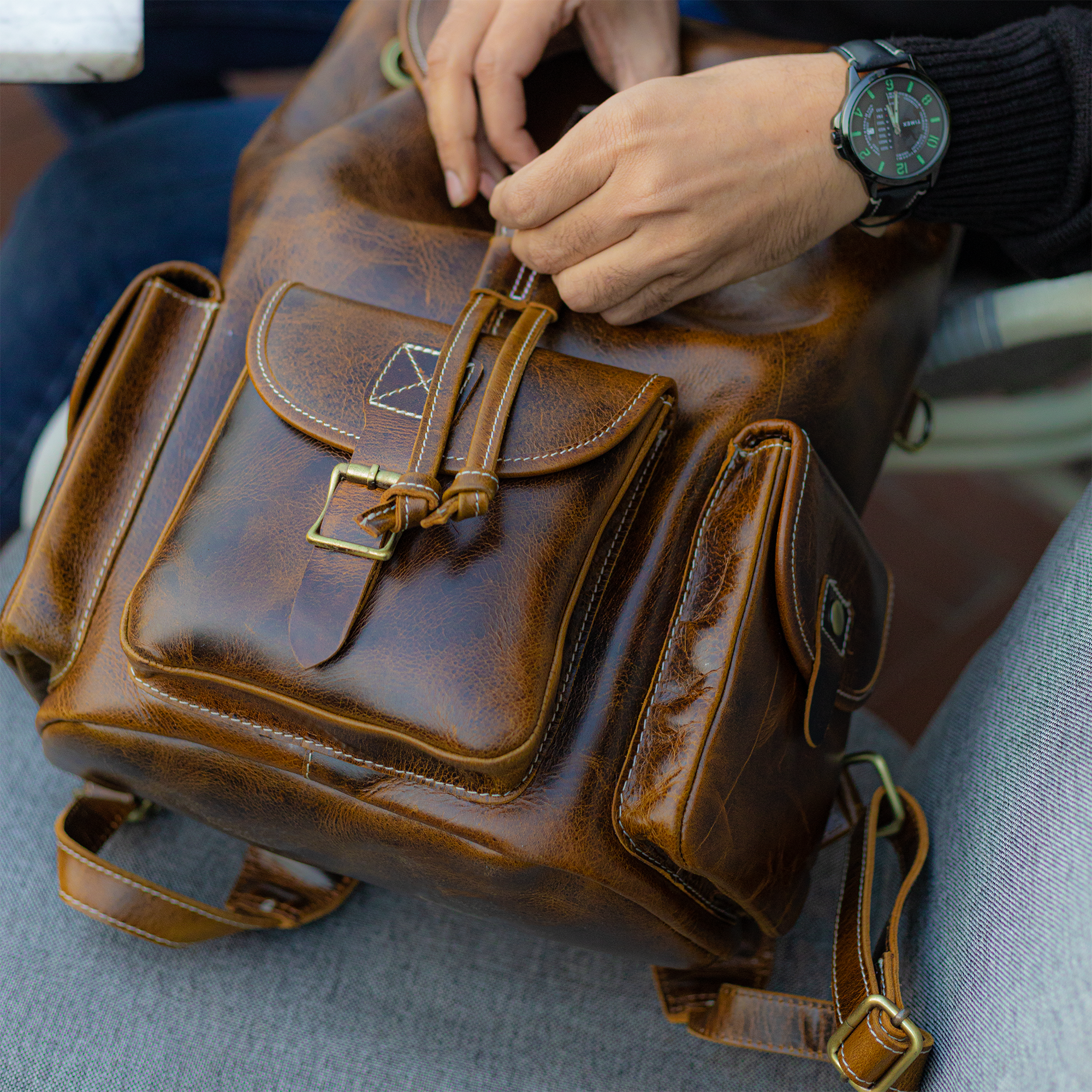 Explore in Style: Men's Crazy Horse and Hunter Leather Backpack