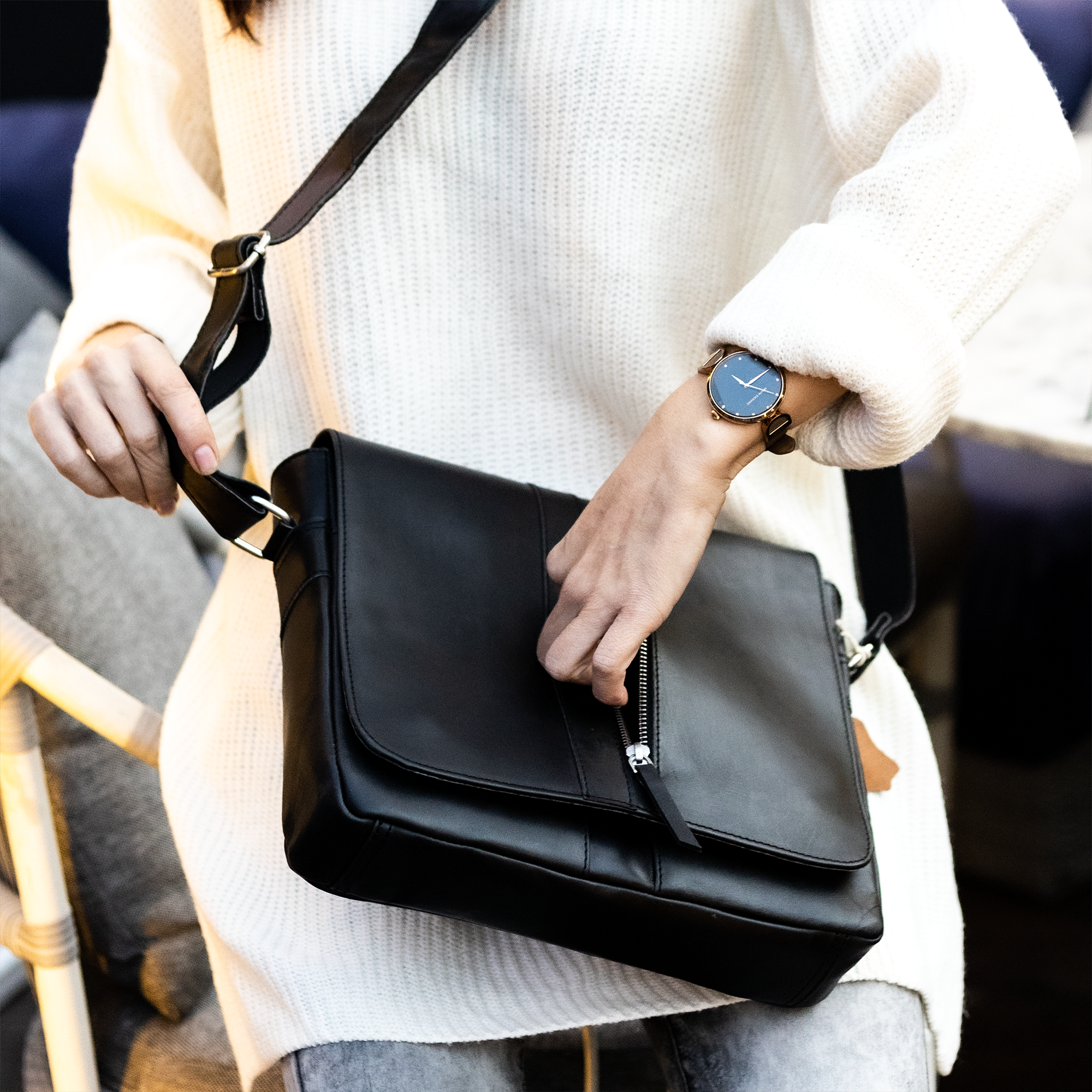 Fashionable Unisex Laptop Bag: Elevate Your Daily Routine